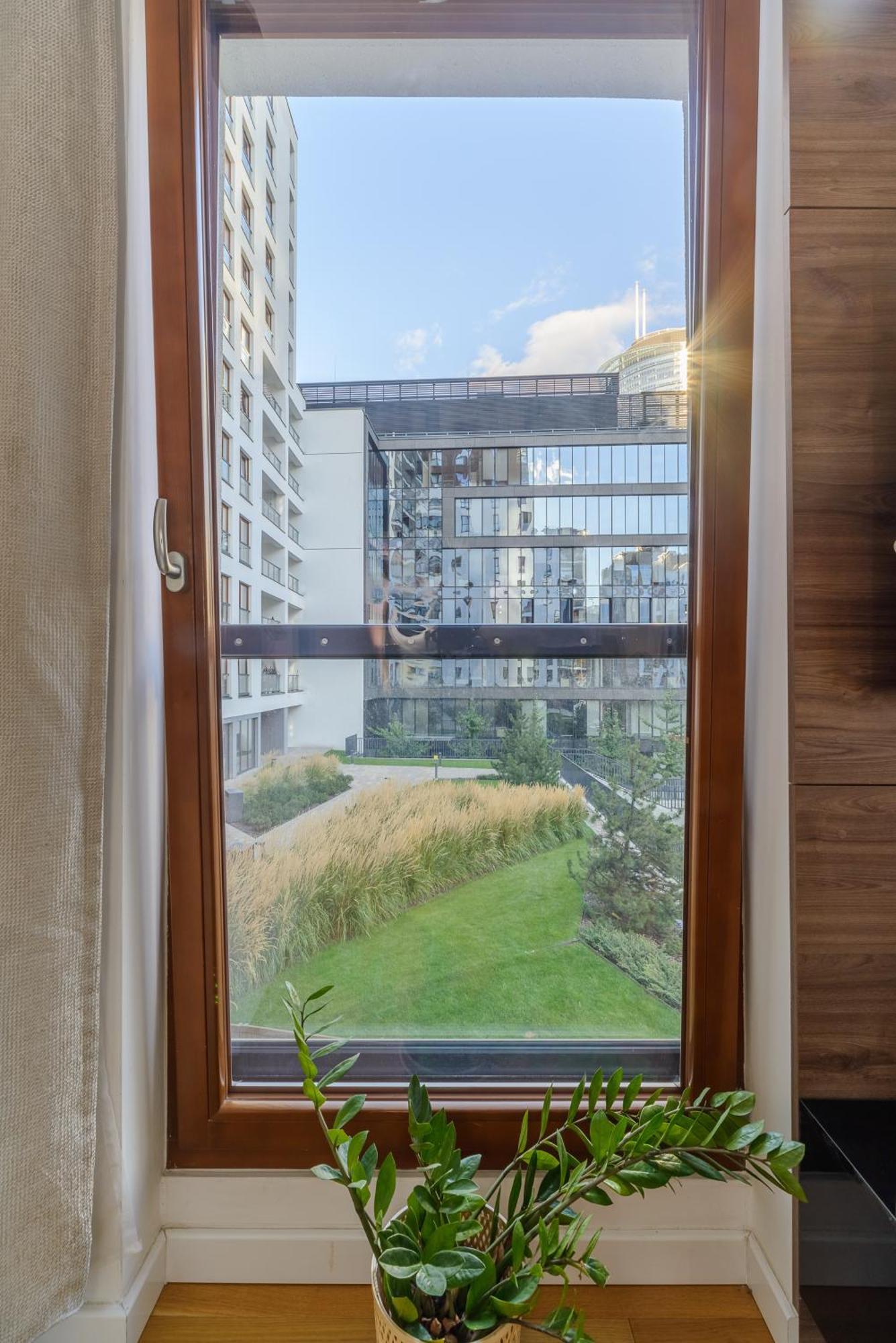 Lumina Apartment With Parking Near Muzeum Powstania Varsóvia Exterior foto